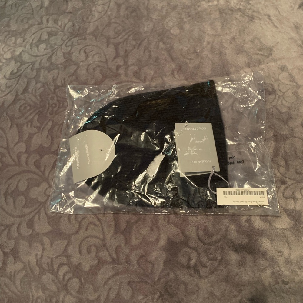 Hannah Rose Classic Black Ribbed Beanie